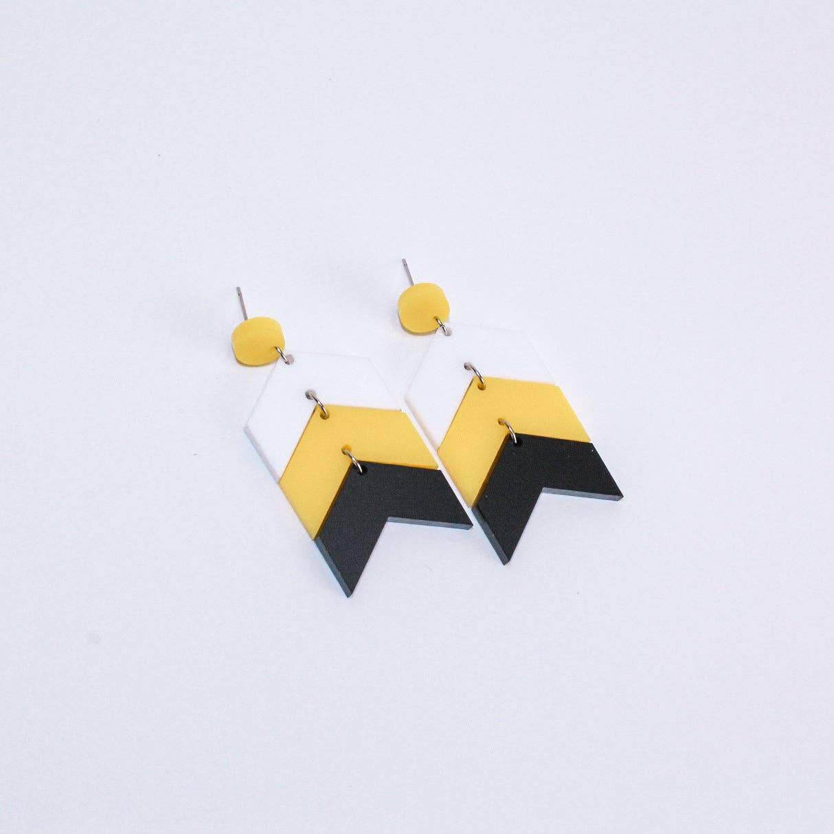 Chevron School Spirit Dangles - White/Yellow/Black
