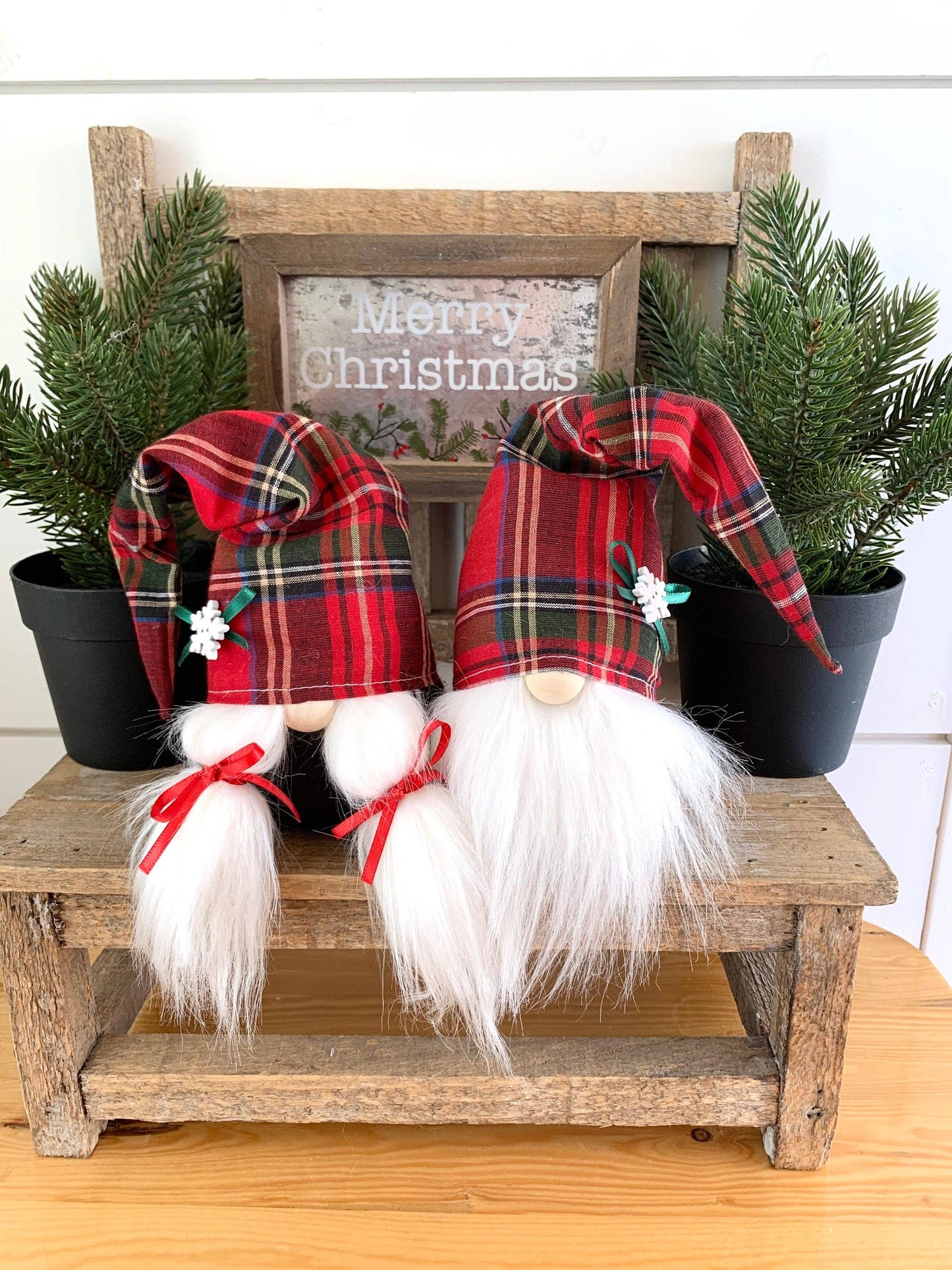 6” Mini Holiday Snowflake Plaid Gnome